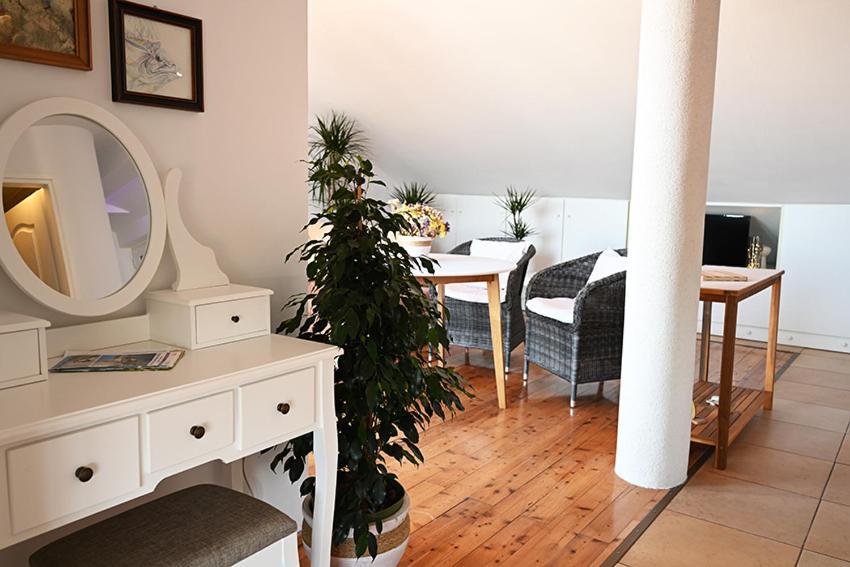 Tanya-Apartments And Rooms Hvar Town Exterior foto